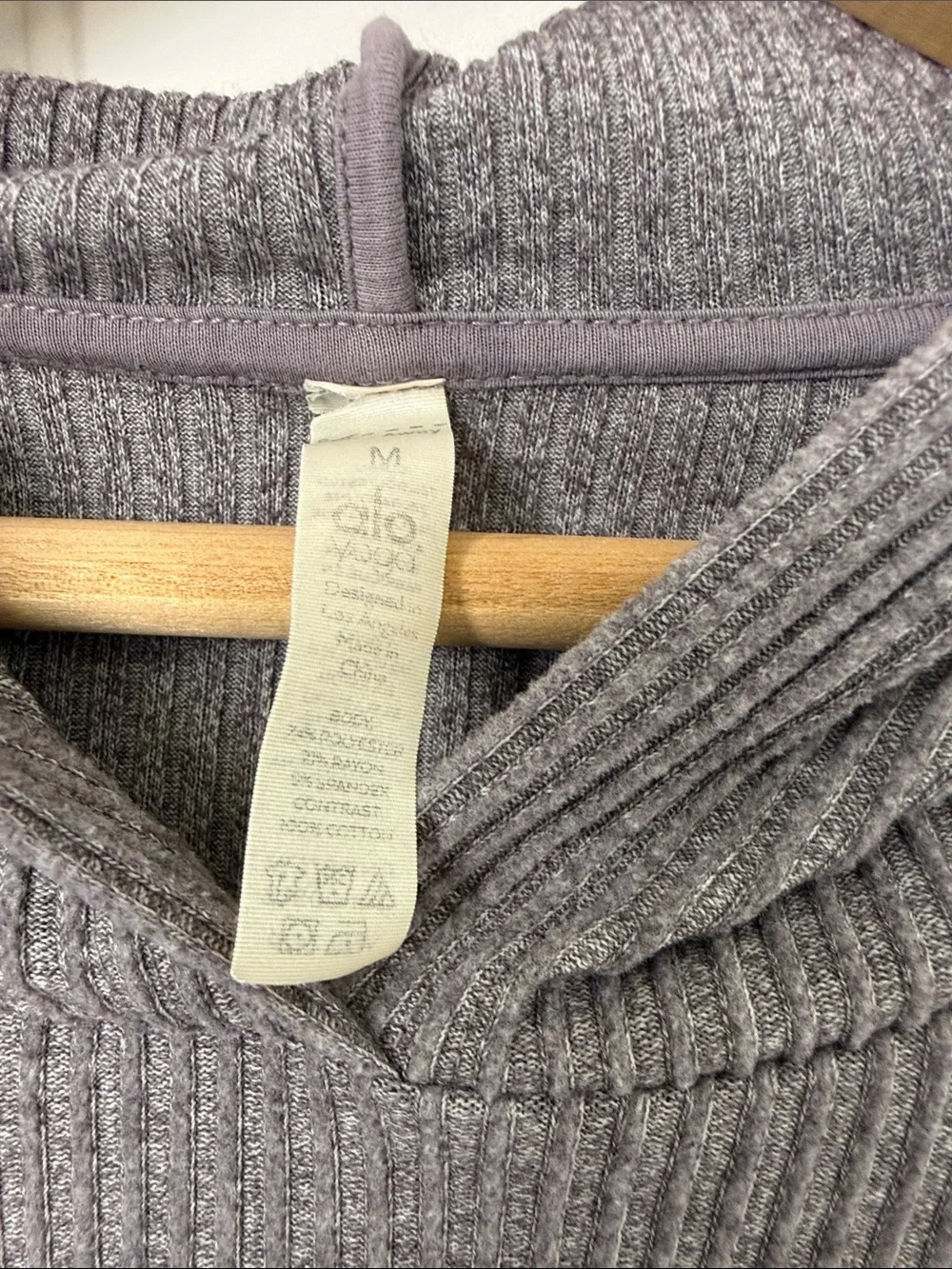 ALO YOGA Muse Hoodie Size M  Purple